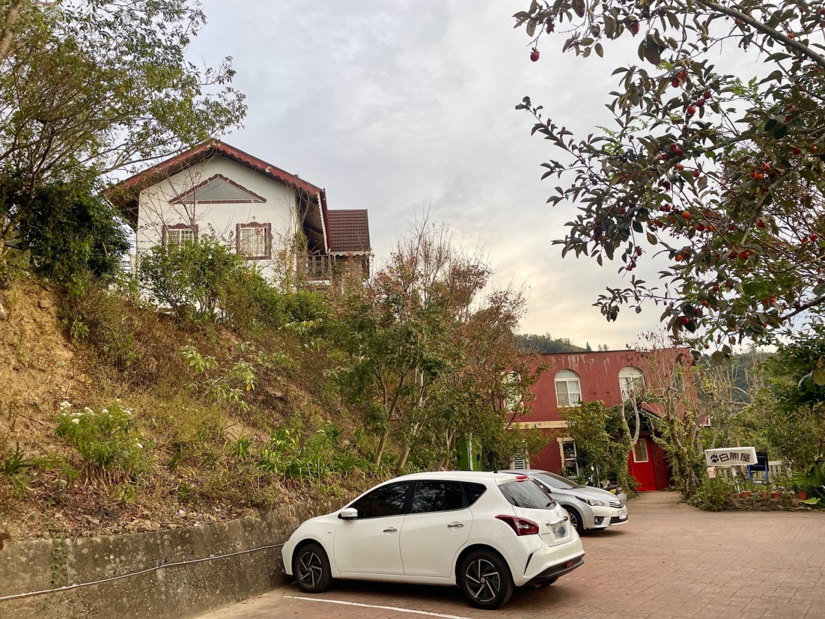 南投寵物友善民宿分享-清境白熊屋民宿 - 第1張圖 南投寵物友善民宿分享-清境白熊屋民宿